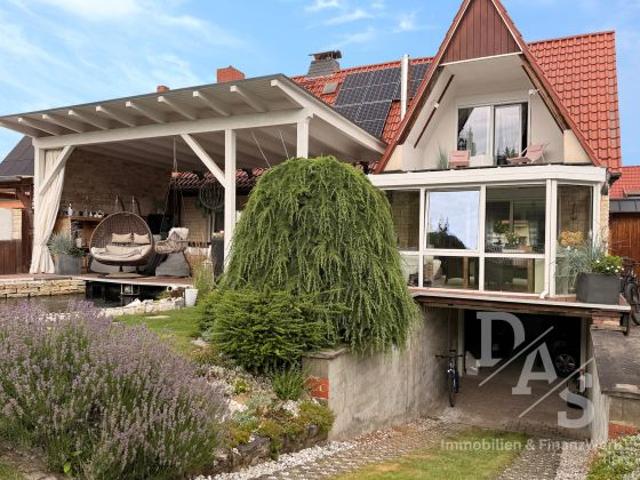 Ankommen, wohlfühlen, Zuhause sein Stilvolles Einfamilienhaus mit traumhaftem Garten