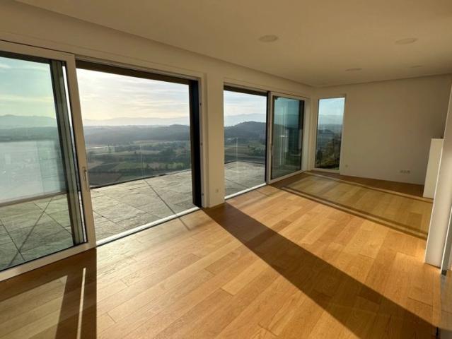 Ankommen, aufatmen, genießen – Ihr Rückzugsort am Gipfelweg in der Steirischen Weinstraße. Zwischen Weinbergen, Panorama und purem Lebensgefühl wartet Ihr Zuhause auf Zeit