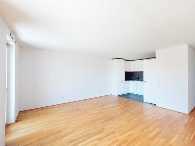 Ankommen in den Arkaden: Stilvolle 3 Zimmer Wohnung mit Innenhof Balkon