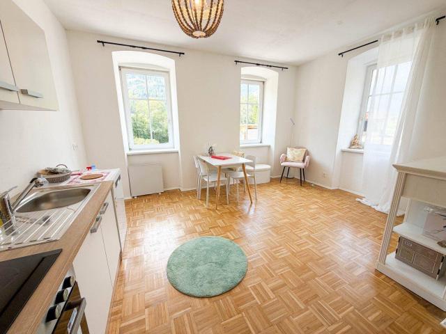 ANKOMMEN, KOFFER AUSPACKEN UND WOHLFÜHLEN VOLL MÖBLIERTE 2 ZIMMER MIETWOHNUNG IN PENK!