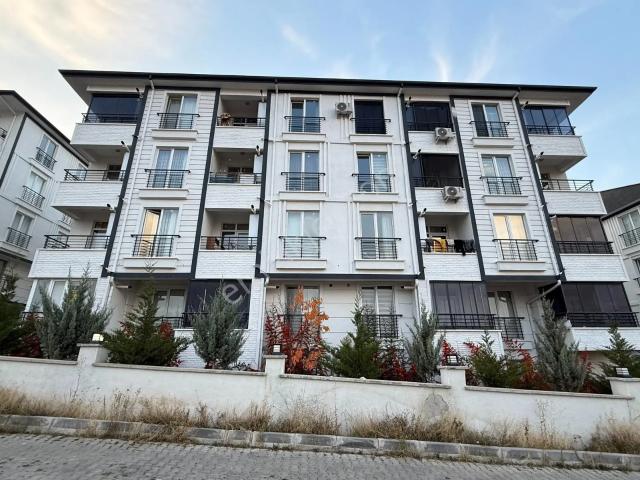 Şanlıbaba Emlak'tan 2000 Evler Mah Kiralık 1+1 Eşyalı Daire