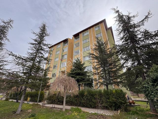 Şanlıbaba Emlaktan 2000 Evler Toki Bloklarında Bakımlı 3+1 Daire