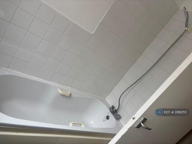 Anlaby Road, Hull, HU3 Studio to rent £495 pcm £114 pw
