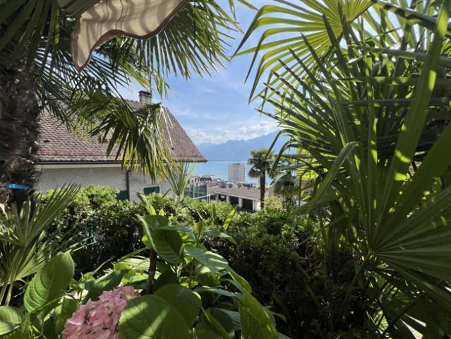 Wunderschöne Investitionsimmobilie in Montreux / 4 Wohnungen / 8 Parkplätze / Seeblick