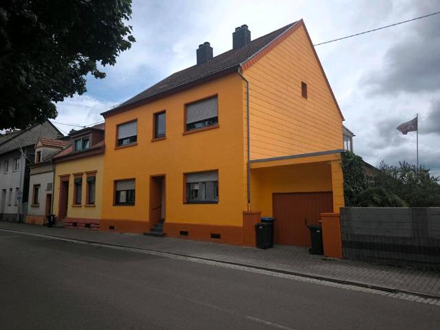 Anlageobjekt: MFH mit 1.640 EUR Mieteinnahmen KM