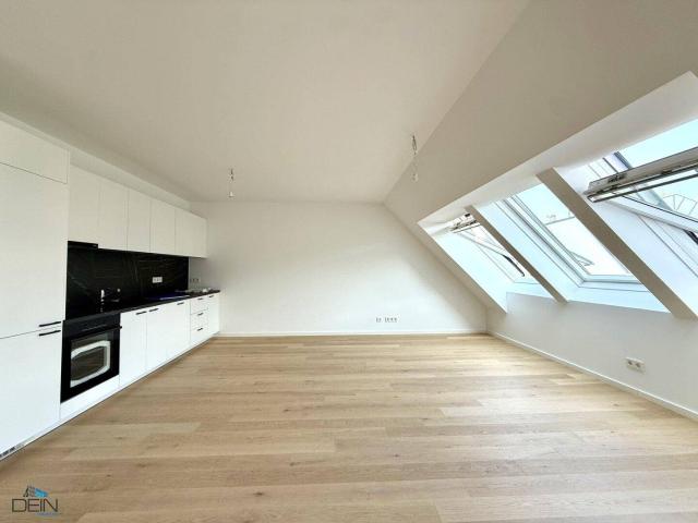 ANLEGER ODER EIGENNUTZER! EXKLUSIVE 3 ZIMMER DG WOHNUNG MIT EINER KLEINEN TERRASSE IN STAMMERSDORF!