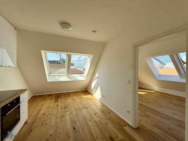 ANLEGER ODER EIGENNUTZER! HELLE 2 ZIMMER DG WOHNUNG VIS A VIS U6 BURGGASSE/STADTHALLE!