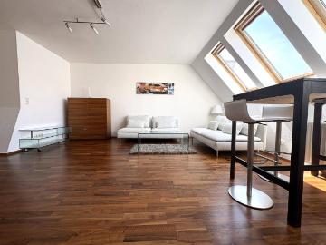 Anleger oder Pärchen Willkommen Open Space Concept – Sanierte Wohnung mit Loggia