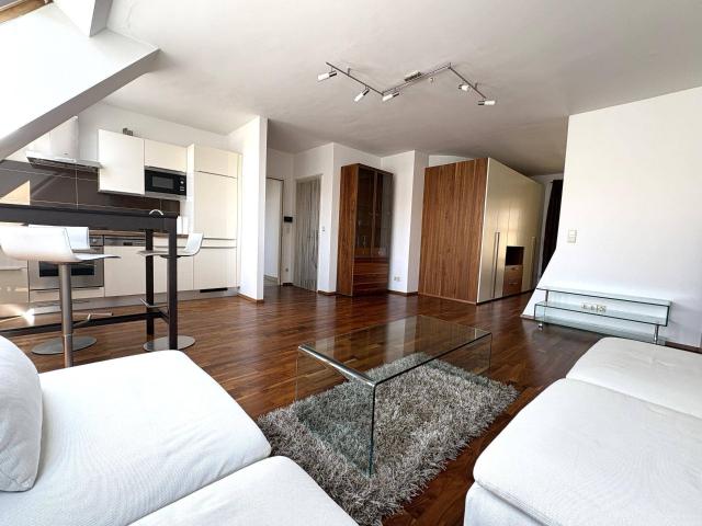 Anleger oder Pärchen Willkommen Open Space Concept – Sanierte Wohnung mit Loggia