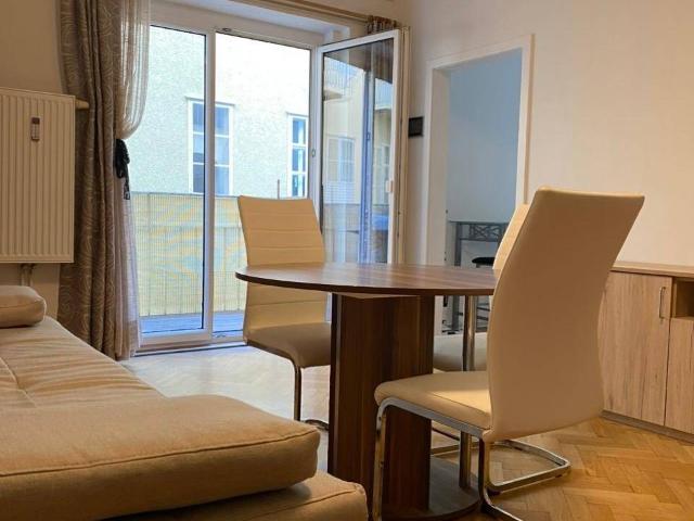 ANLEGER AUFGEPASST TOP GELEGENHEIT PROVISIONSFREI BESTLAGE TUMMELPLATZ 3 KLEINWOHNUNG 1.5 ZIMMER 1 STOCK/LIFT/EXTRA KÜCHE/KELLERABTEIL/INNENHOF BALKON/MÖBLIERT !