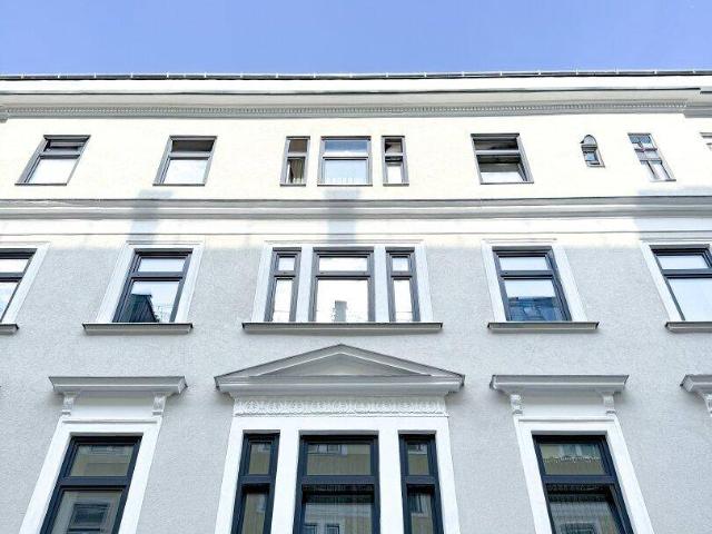 Anlegerhit Unbefristet! In einem sanierten Haus 2,5 Zimmer Altbauwohnung unbefristet vermietet! mit 3,8 % Reendite
