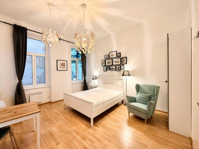 ANLEGERHIT 1 Zimmer ca. 30m² WFL 1. Liftstock absolute Hofruhelage zentral tolle öffentliche Anbindung