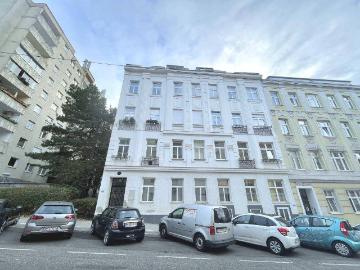 Anlegerobjekt: Unbefristet vermietet zum Preis von € 1.700, /m²