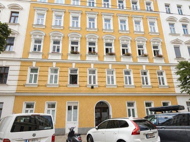 Anlegerwohnung in gepflegtem Zinshaus beim Augarten / 2,5% Rendite / befristet vermietet bis 2028