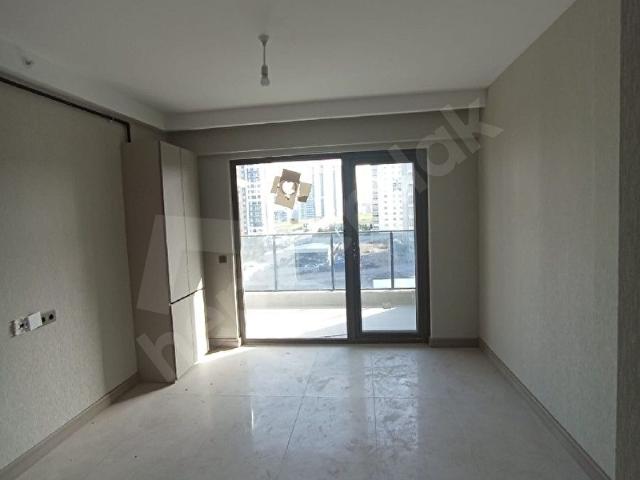 ŞANLI EMLAKDAN SATILIK PURSAKLAR YAVUZ BULVARINDA CADDEDE 1+1 2'Cİ KATTA G.CEPHE DAİRE