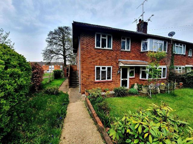 Anstey Lane, Alton GU34, 2 bed maisonette to rent, £1,450 pcm | PrimeLocation