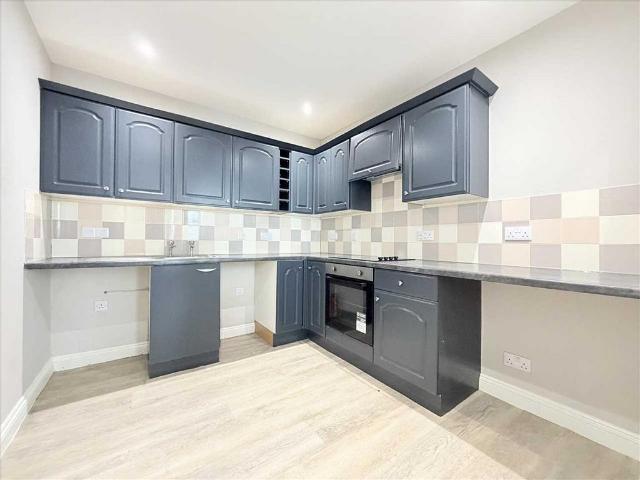 Anstis Street, Plymouth 2 bed apartment to rent £850 pcm £196 pw