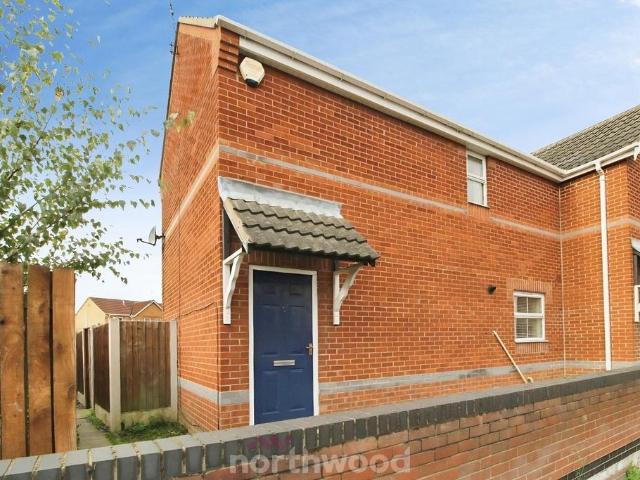 Ansult Court, Doncaster DN5 2 bed semi detached house to rent £750 pcm £173 pw