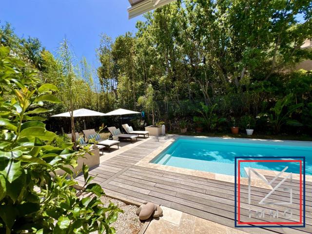 Anse Magaud, Au Calme Magnifique Mas Provencal Avec Piscine. 255m² La Garde