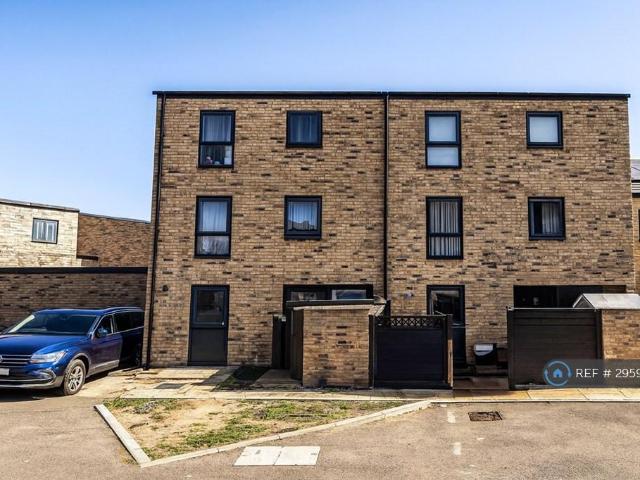Ansel Adams Way, Harrow, HA2 5 bed terraced house to rent £4,500 pcm £1,038 pw