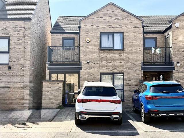 Ansel Adams Way, Harrow 3 bed semi detached house to rent £2,600 pcm £600 pw