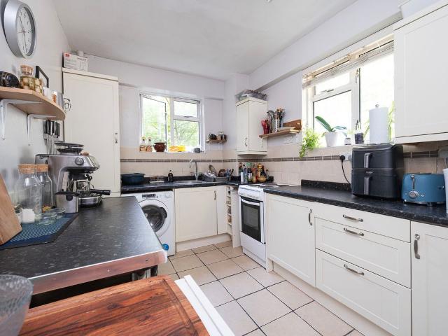 Ansell House E1, Whitechapel, London, 3 bed flat to rent, £2,750 pcm | PrimeLocation