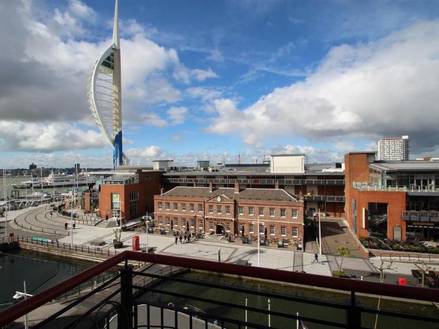 Anson Court, Gunwharf Quays 3 bed apartment to rent £1,950 pcm £450 pw