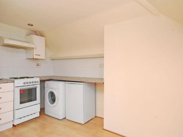 Anson Road, NW2, Gladstone Park. 1 bed flat to rent £1,600 pcm £369 pw