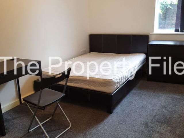 Anson Road, Victoria Park M14, 3 bed flat to rent, £1,650 pcm | PrimeLocation