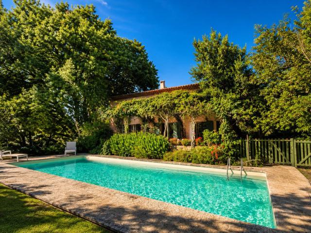 Ansouis, maison de campagne 5 chambres, piscine, spa et gara. 245m² Ansouis