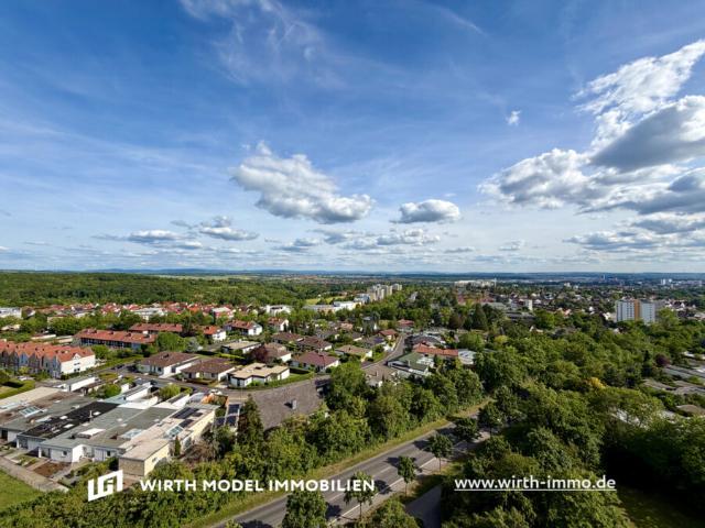 Ansprechende 3 Zimmer Wohnung mit Aufzug & schönem Ausblick am Schweinfurter Stadtrand – Wirth Model Immobilien
