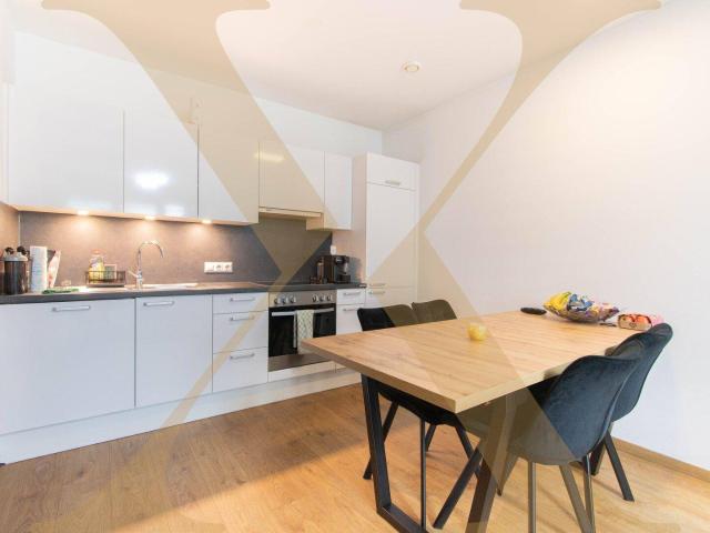 Ansprechende 2 Zimmer Wohnung mit großzügiger Loggia und voll ausgestatteter Küche zu vermieten Top 23