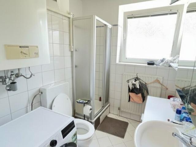 ansprechende 2 raum wohnung mit balkon und parkplatz, übernahme der küche möglich