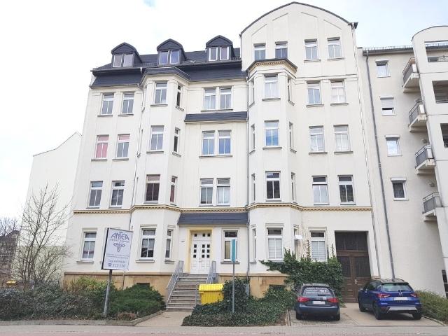 Ansprechende 2 Raum Wohnung mit Balkon in einem liebevoll kernsanierten Gründerzeithaus im Lutherviertel