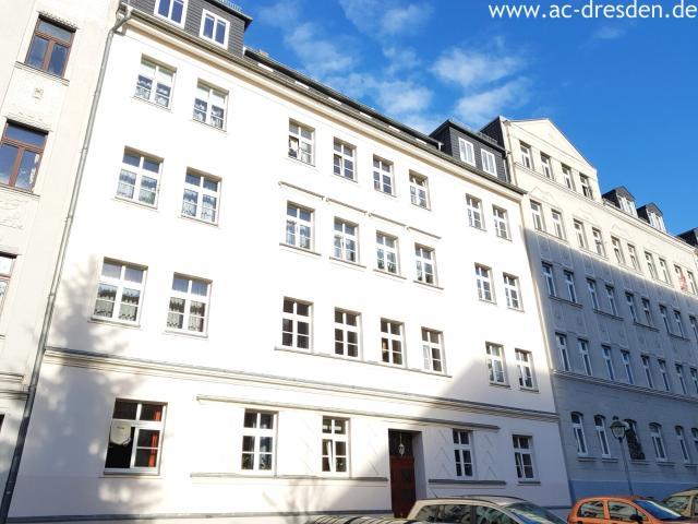 Ansprechende 2 Raum Wohnung mit Balkon in einem sanierten Gründerzeithaus, zentrumsnah in Chemnitz