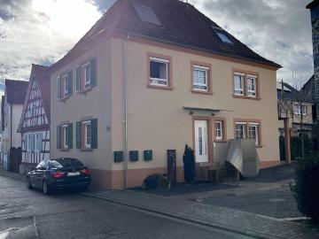 Ansprechende 5 Raum Maisonette Wohnung mit Terrasse in Büchelberg
