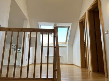 Ansprechende Mietwohnung mit Küche, großem Balkon und Parkplatz in Ruhelage