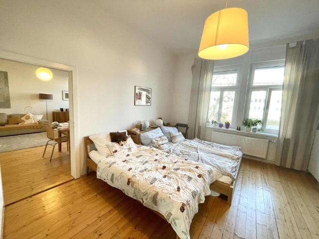 Ansprechende wunderschön sanierte 3 Zimmer Altbauwohnung mit Balkon nahe des Jakominiplatzes und des Augartens in Grazer Bezirk Jakomini
