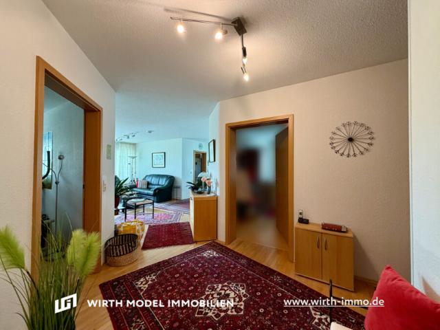 Ansprechende Vier Zimmer Wohnung mit großem Balkon und TG Stellplatz an der Haardt – Wirth Model Immobilien