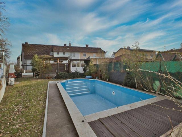 Ansprechendes Mehrfamilienhaus in netter Wohngegend sucht neue Besitzer!