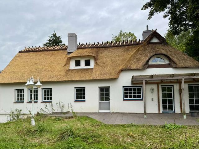 Ansprechendes Reetdach Haus mit Einliegerwohnung