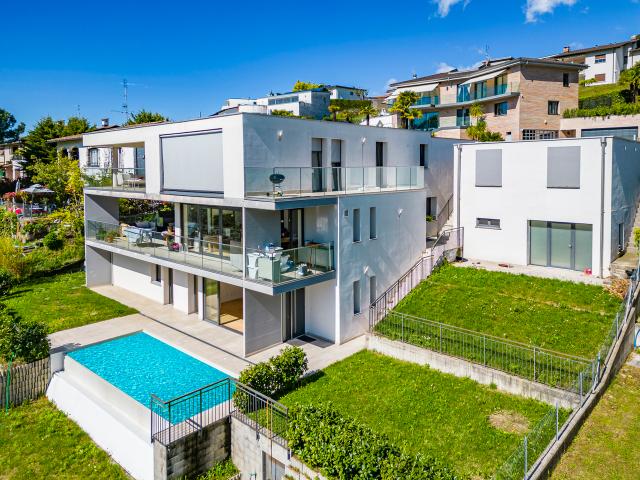 Raffiniertes Penthouse mit Dependance und Panoramaterrassen in exklusiver Lage