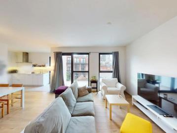ANTWERPEN Licht appartement met ruim terras en zicht op de kathedraal