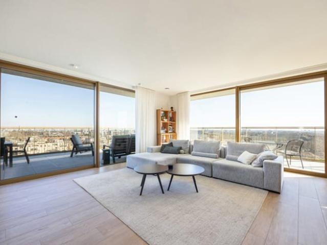 ANTWERPEN Uitzonderlijk appartement met grote terrassen e