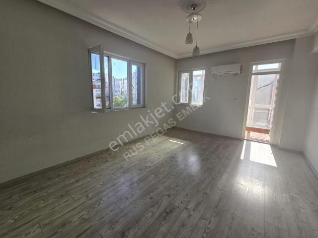 Antalya Merkez Muratpaşada 3+1 Ferah 3 Balkonlu Daire