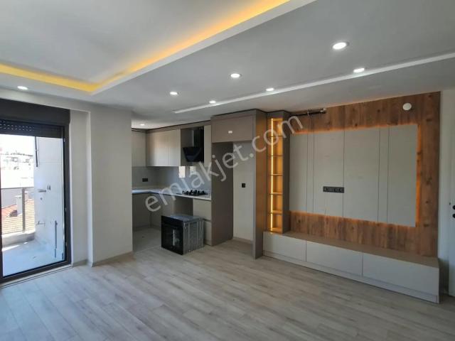 Antalya Merkezde Satılık Sıfır 3+1 Ultra Lüks Dubleks 165 M² Net