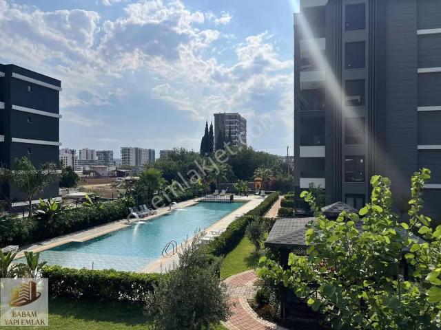 Antalya Altıntaş´ta Lüks Havuzlu Sıtede Kiralık 1+1 Daire