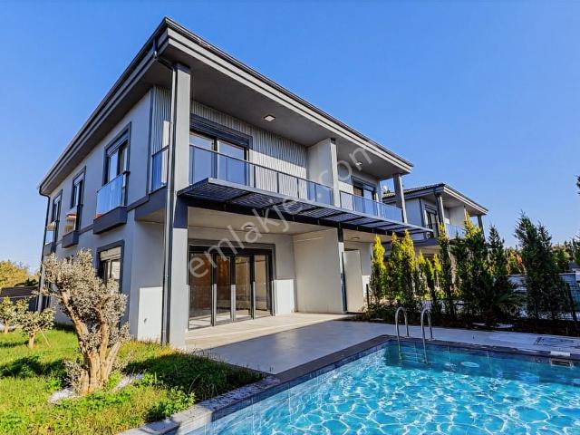 Antalya Duacı Da 4+1 Satılık Villa