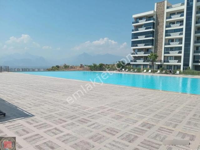 Antalya Delux'de Deniz Manzaralı Satılık 2+1 Lüks Daire