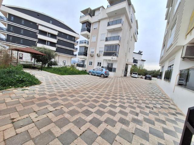 Antalya Döşemealtı Yeniköy Mahallesinde Merkezi Konumda Doğalgaz Kombili Satılık 3+1 Dubleks Daire